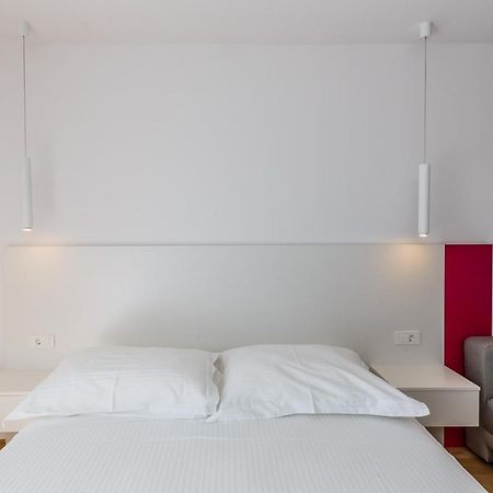Gujinovic Apartment Tucepi Luaran gambar