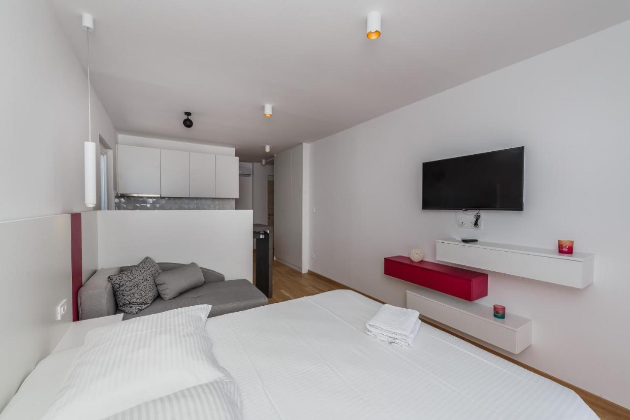 Gujinovic Apartment Tucepi Luaran gambar
