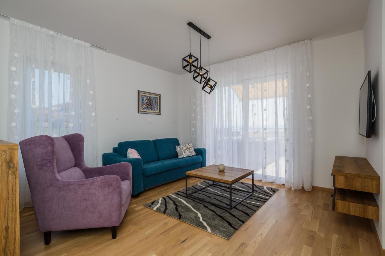 Gujinovic Apartment Tucepi Luaran gambar