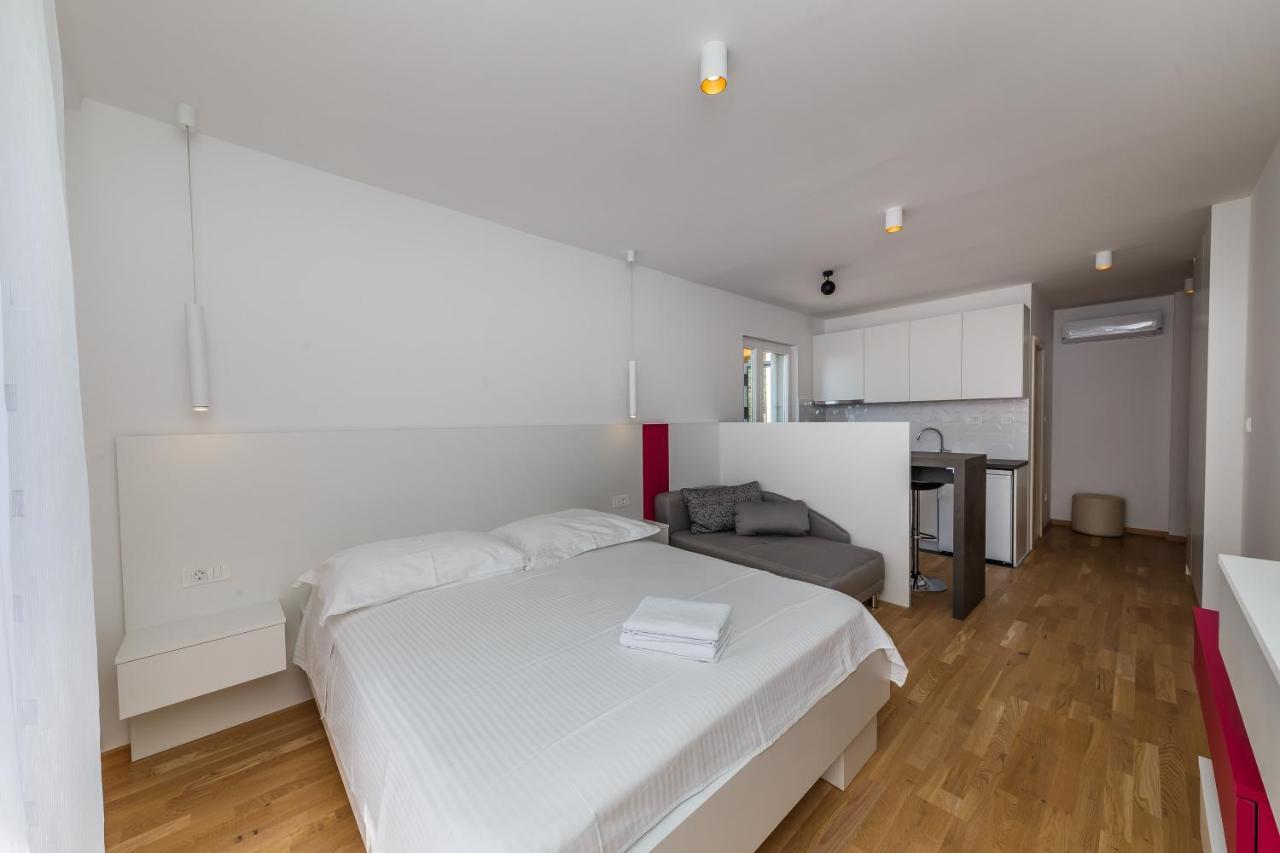 Gujinovic Apartment Tucepi Luaran gambar