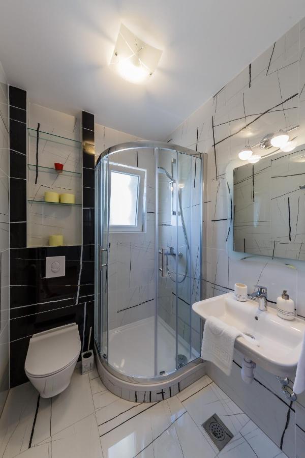 Gujinovic Apartment Tucepi Luaran gambar