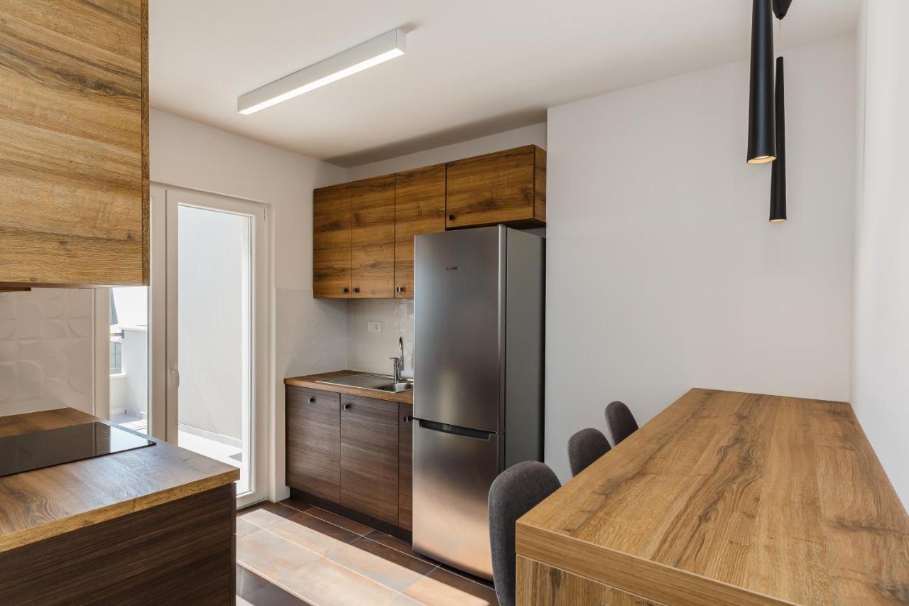 Gujinovic Apartment Tucepi Luaran gambar